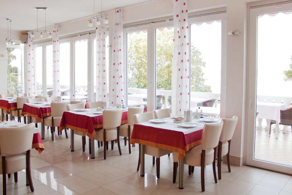 Hotel Vali Dramalj Crikvenica Exterior photo