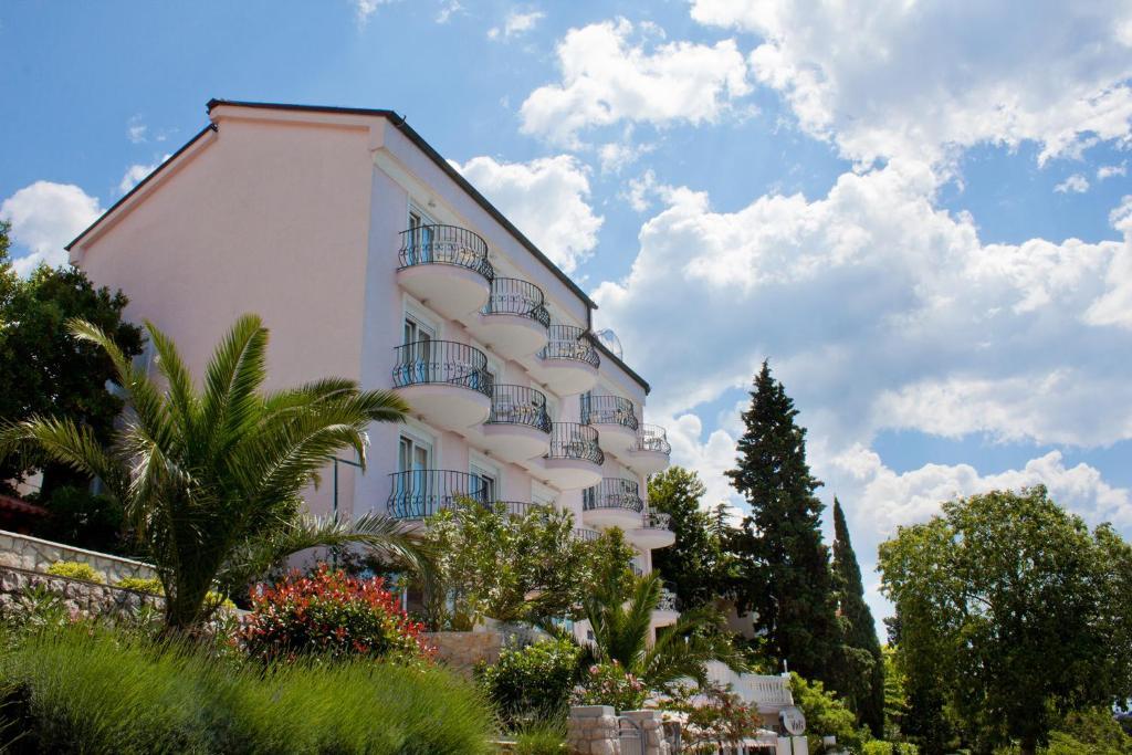 Hotel Vali Dramalj Crikvenica Exterior photo